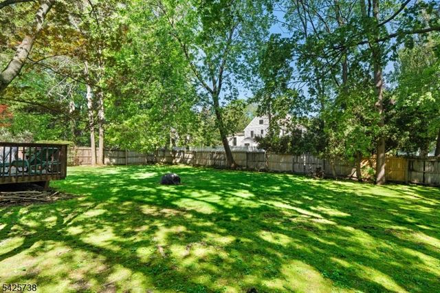 12 Louise Ln, Tenafly Boro, NJ 07670