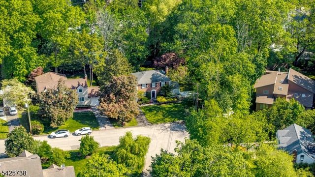 12 Louise Ln, Tenafly Boro, NJ 07670