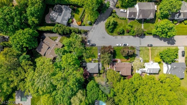 12 Louise Ln, Tenafly Boro, NJ 07670