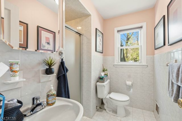 12 Louise Ln, Tenafly Boro, NJ 07670