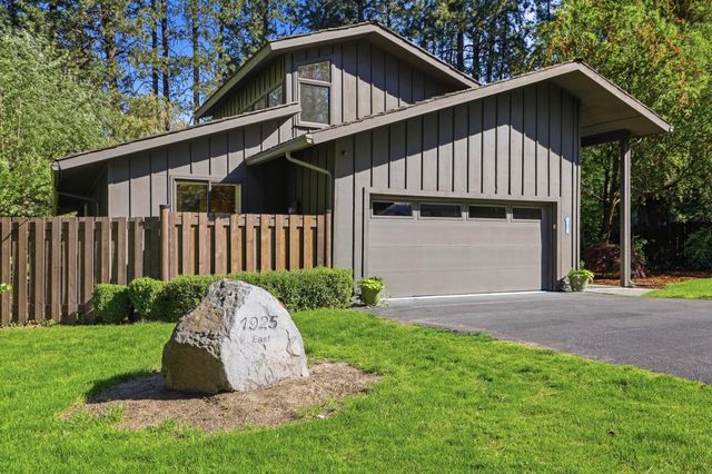 1925 E Rockwood Blvd, Spokane, WA 99203