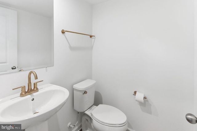 298 ARMISTEAD PL, Charles Town, WV 25414