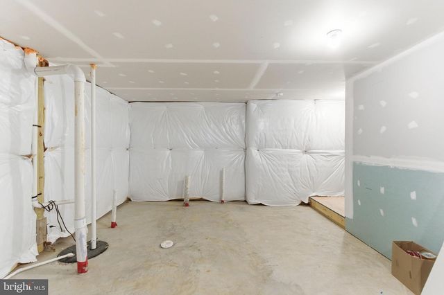 298 ARMISTEAD PL, Charles Town, WV 25414