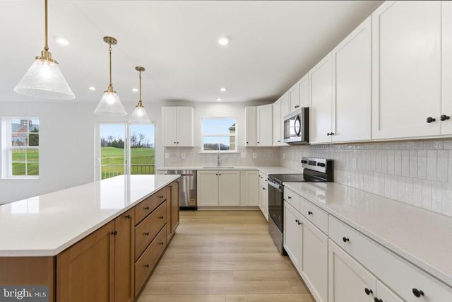 298 ARMISTEAD PL, Charles Town, WV 25414