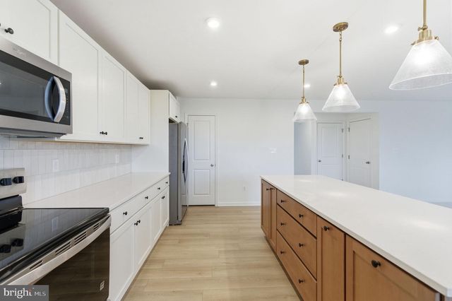 298 ARMISTEAD PL, Charles Town, WV 25414