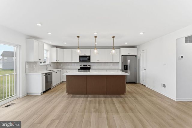 298 ARMISTEAD PL, Charles Town, WV 25414