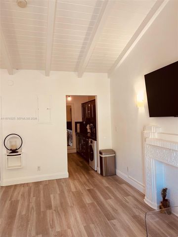 1500 Pennsylvania Ave 9A, Miami Beach, FL 33139