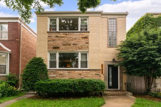 5754 N Christiana Avenue, Chicago, IL 60659