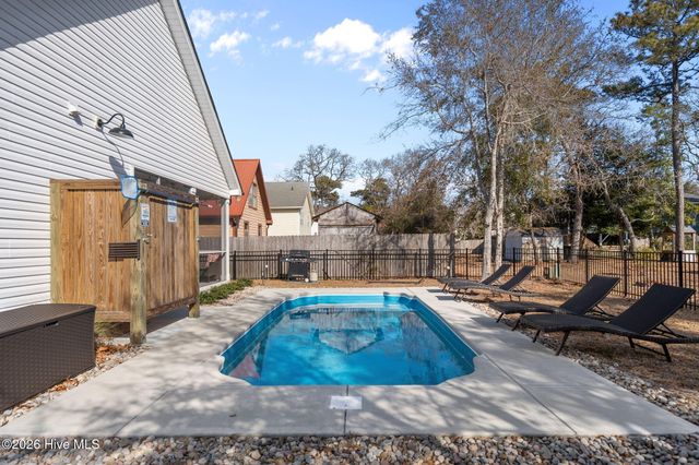 134 NE 5th Street, Oak Island, NC 28465