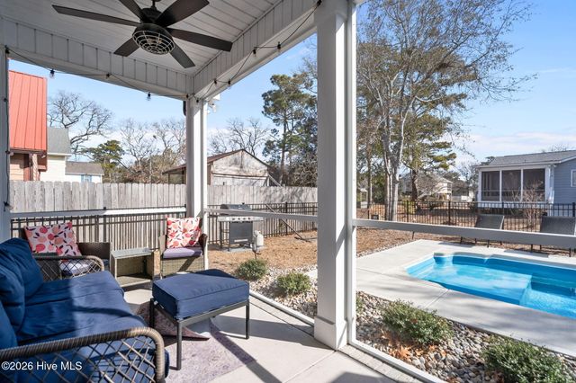 134 NE 5th Street, Oak Island, NC 28465