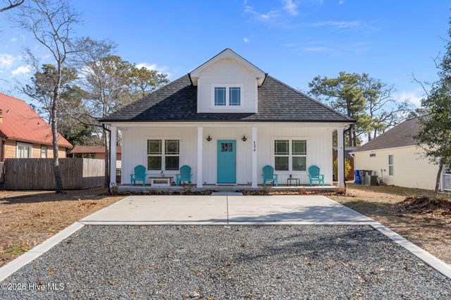 134 NE 5th Street, Oak Island, NC 28465