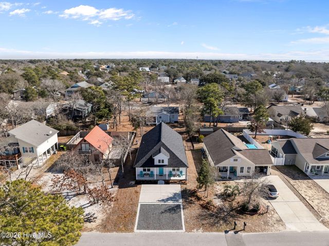 134 NE 5th Street, Oak Island, NC 28465