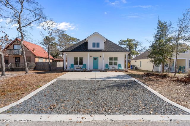 134 NE 5th Street, Oak Island, NC 28465