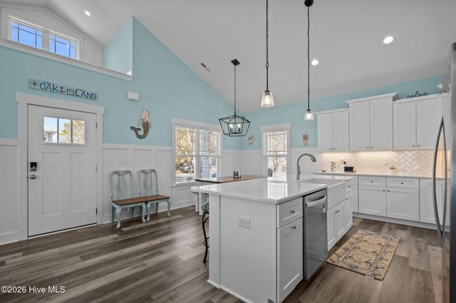 134 NE 5th Street, Oak Island, NC 28465