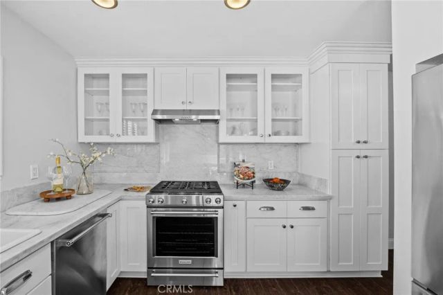 301 Harbor Woods Place, Newport Beach, CA 92660