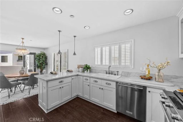 301 Harbor Woods Place, Newport Beach, CA 92660