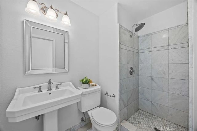 301 Harbor Woods Place, Newport Beach, CA 92660