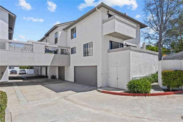301 Harbor Woods Place, Newport Beach, CA 92660