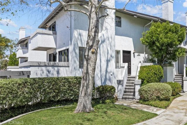 301 Harbor Woods Place, Newport Beach, CA 92660