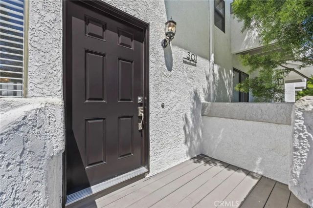 301 Harbor Woods Place, Newport Beach, CA 92660