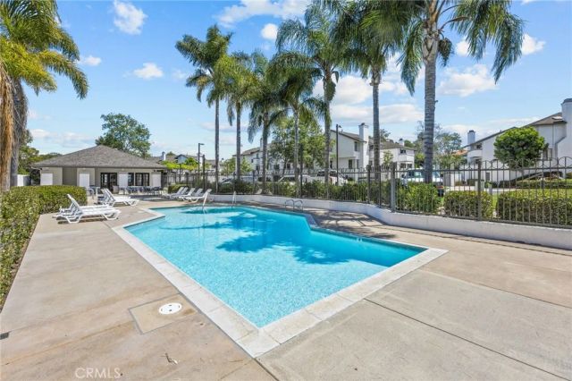 301 Harbor Woods Place, Newport Beach, CA 92660