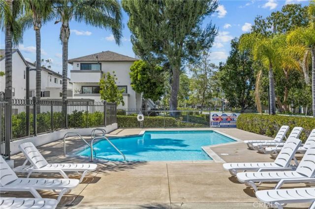 301 Harbor Woods Place, Newport Beach, CA 92660