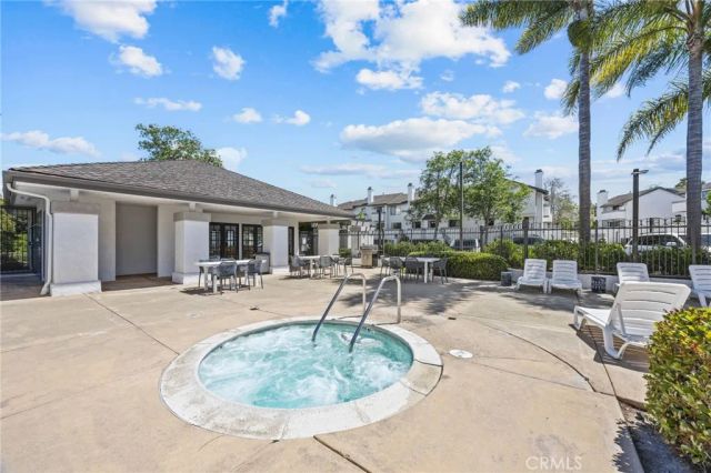 301 Harbor Woods Place, Newport Beach, CA 92660