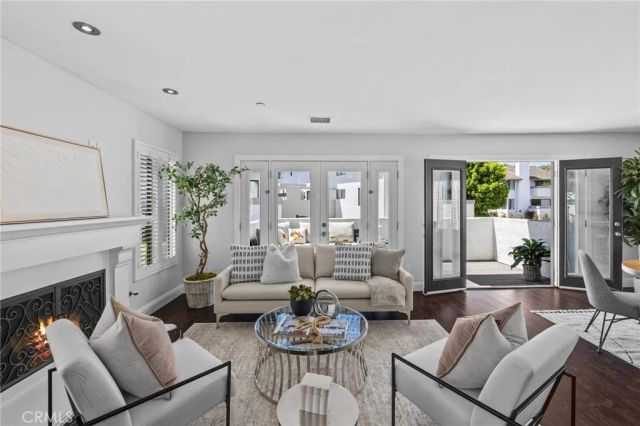 301 Harbor Woods Place, Newport Beach, CA 92660