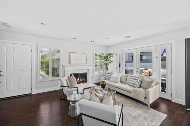 301 Harbor Woods Place, Newport Beach, CA 92660