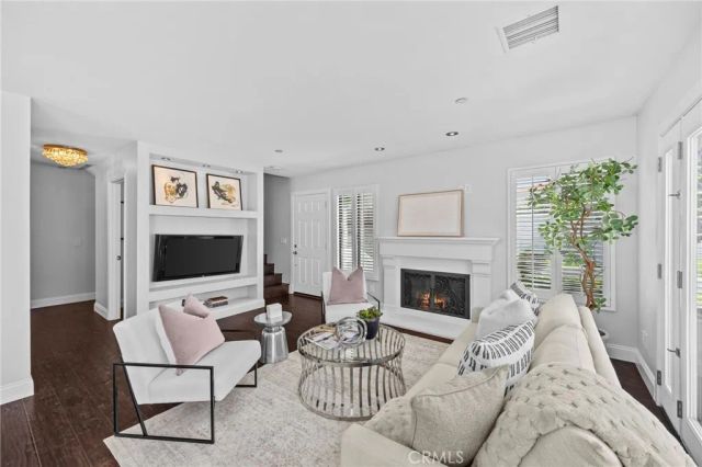 301 Harbor Woods Place, Newport Beach, CA 92660