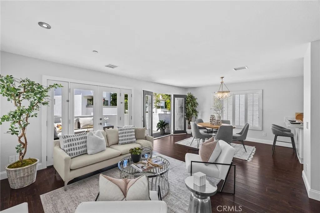 301 Harbor Woods Place, Newport Beach, CA 92660