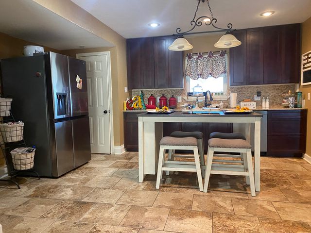 901 W Wrights Avenue, Comanche, TX 76442