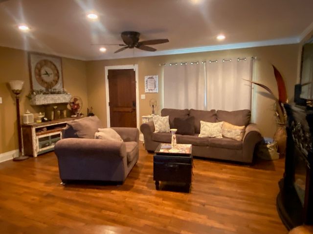 901 W Wrights Avenue, Comanche, TX 76442
