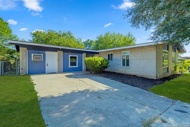 119 Rolling Green, San Antonio, TX 78228