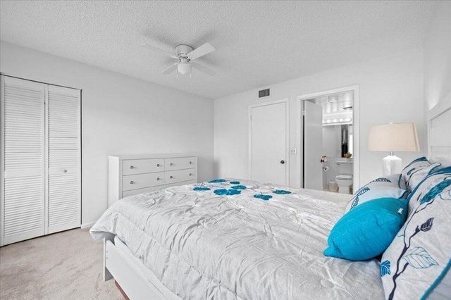 436 Pine Glen Lane B-2, Greenacres, FL 33463