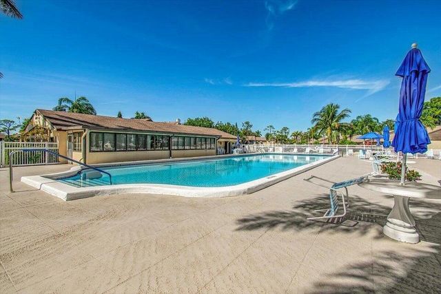 436 Pine Glen Lane B-2, Greenacres, FL 33463