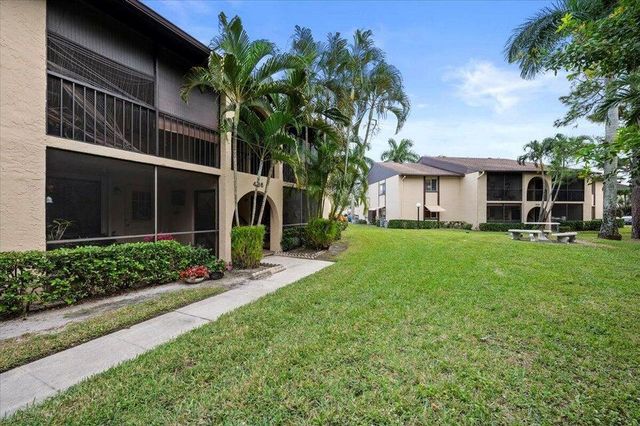436 Pine Glen Lane B-2, Greenacres, FL 33463