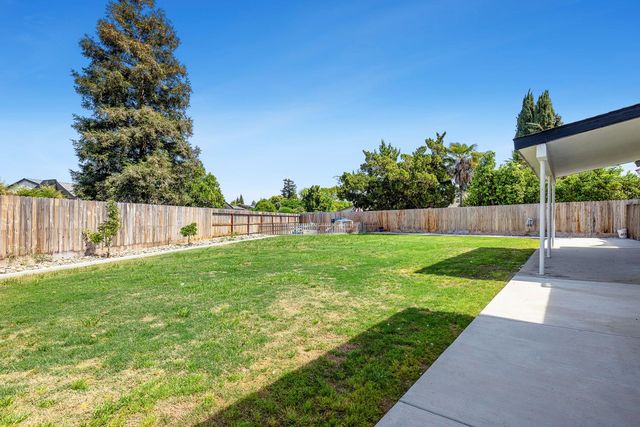 1535 Bliss Avenue, Clovis, CA 93611