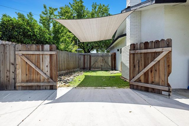 1535 Bliss Avenue, Clovis, CA 93611