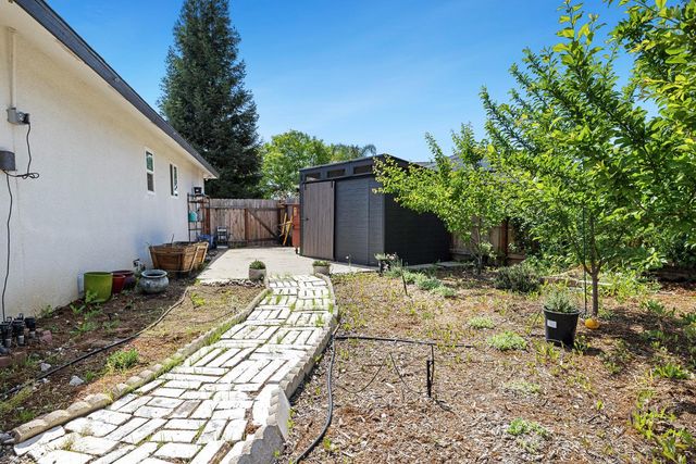1535 Bliss Avenue, Clovis, CA 93611