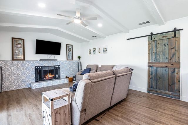1535 Bliss Avenue, Clovis, CA 93611