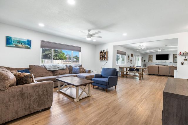 1535 Bliss Avenue, Clovis, CA 93611