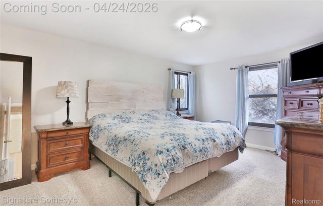 38730 Golfview Drive E, Clinton Charter Township, MI 48038