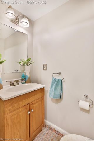 38730 Golfview Drive E, Clinton Charter Township, MI 48038