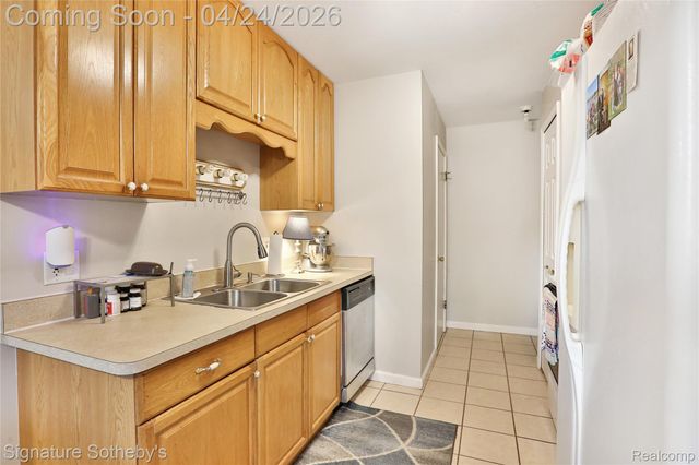 38730 Golfview Drive E, Clinton Charter Township, MI 48038