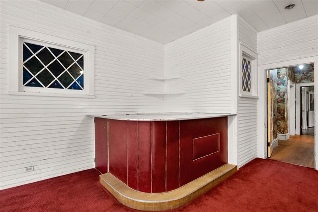 650 N Kalamazoo Street, Paw Paw, MI 49079