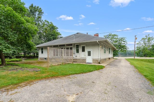 650 N Kalamazoo Street, Paw Paw, MI 49079