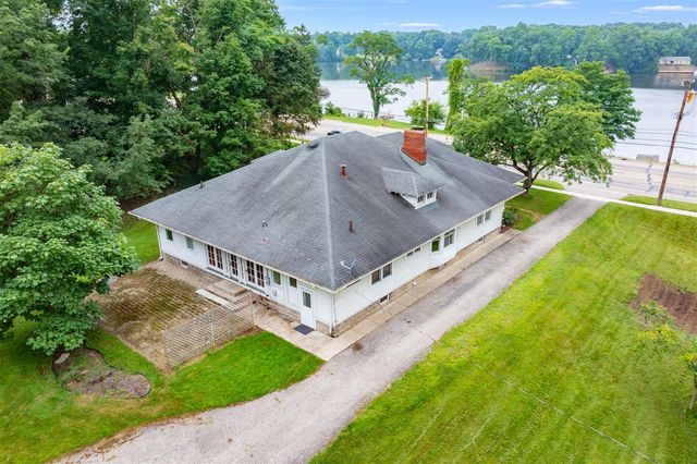 650 N Kalamazoo Street, Paw Paw, MI 49079