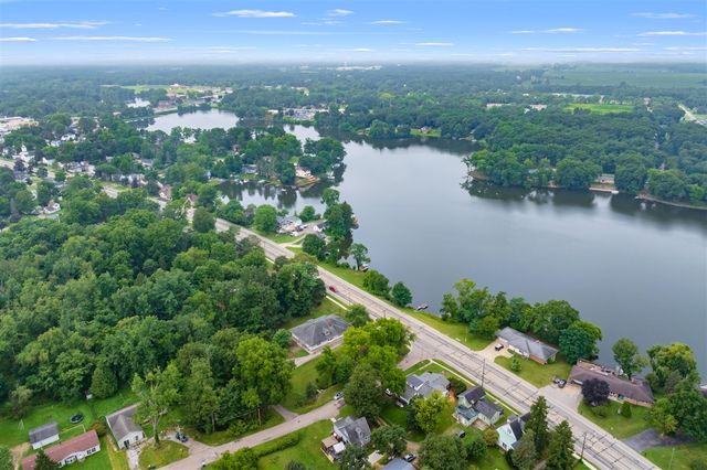 650 N Kalamazoo Street, Paw Paw, MI 49079