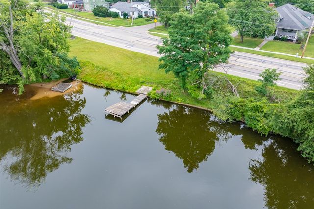 650 N Kalamazoo Street, Paw Paw, MI 49079